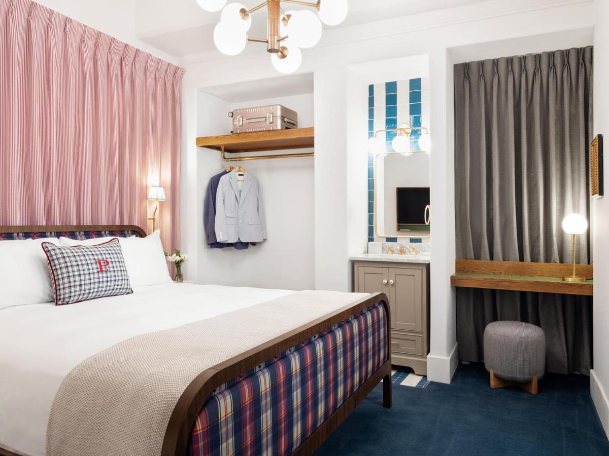 Queen Room,1367435777:JPEG