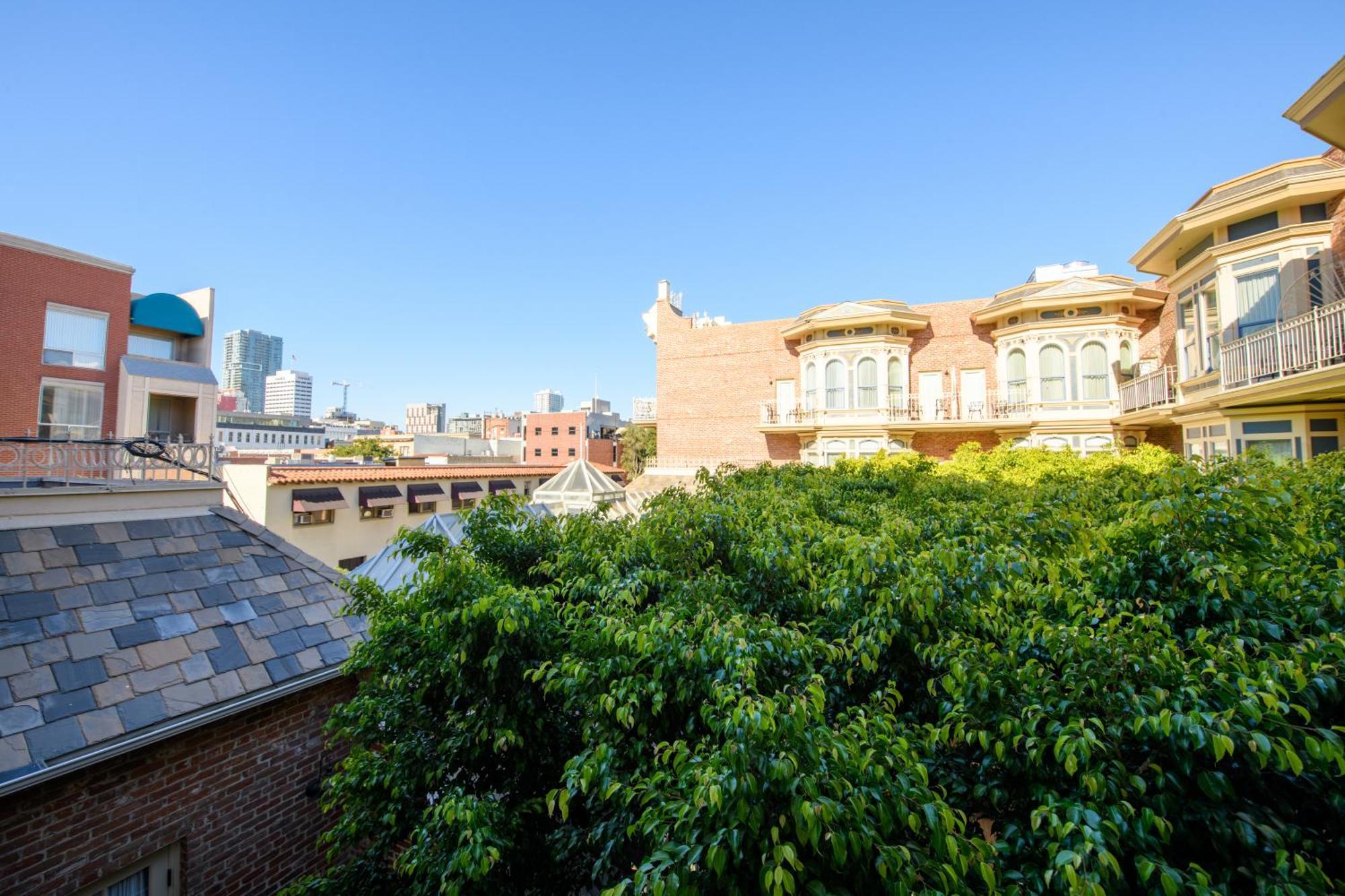 1 King Bed Balcony