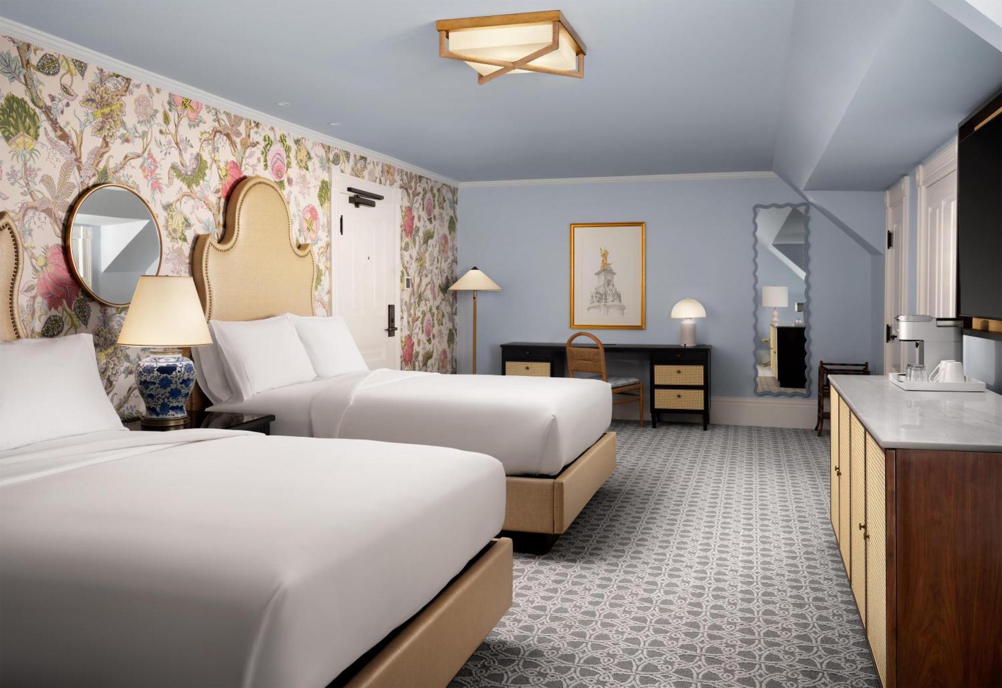 Victorian Queen Room Two Queen Beds Club Access Oceanfront
