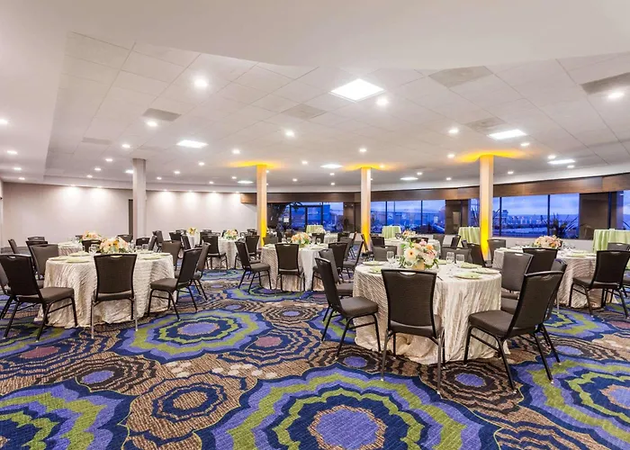 Wyndham San Diego Bayside