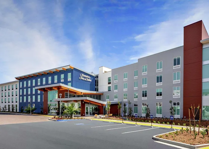 Hampton Inn & Suites San Diego Airport Liberty Station