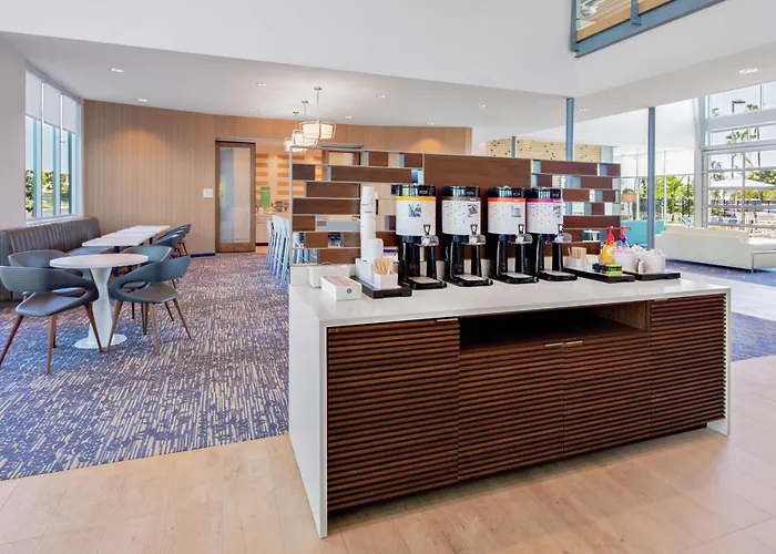 Hampton Inn & Suites San Diego Airport Liberty Station